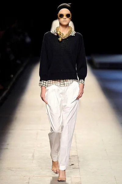 Look 1
